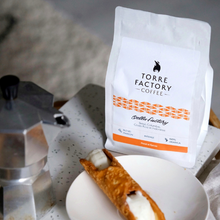 Afbeelding uploaden naar galerij, Moka gebak en koffie Della Factory